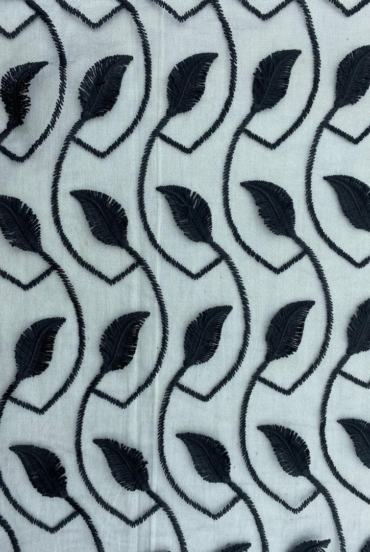 Siyah Mat Polyester Tül Üzeri Brode - 140 cm