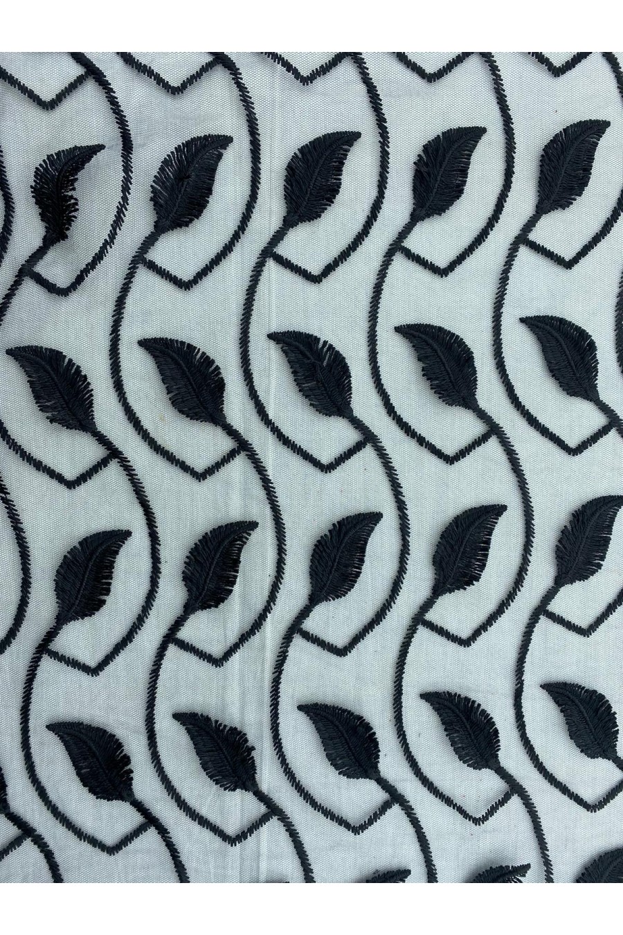 Siyah Mat Polyester Tül Üzeri Brode - 140 cm