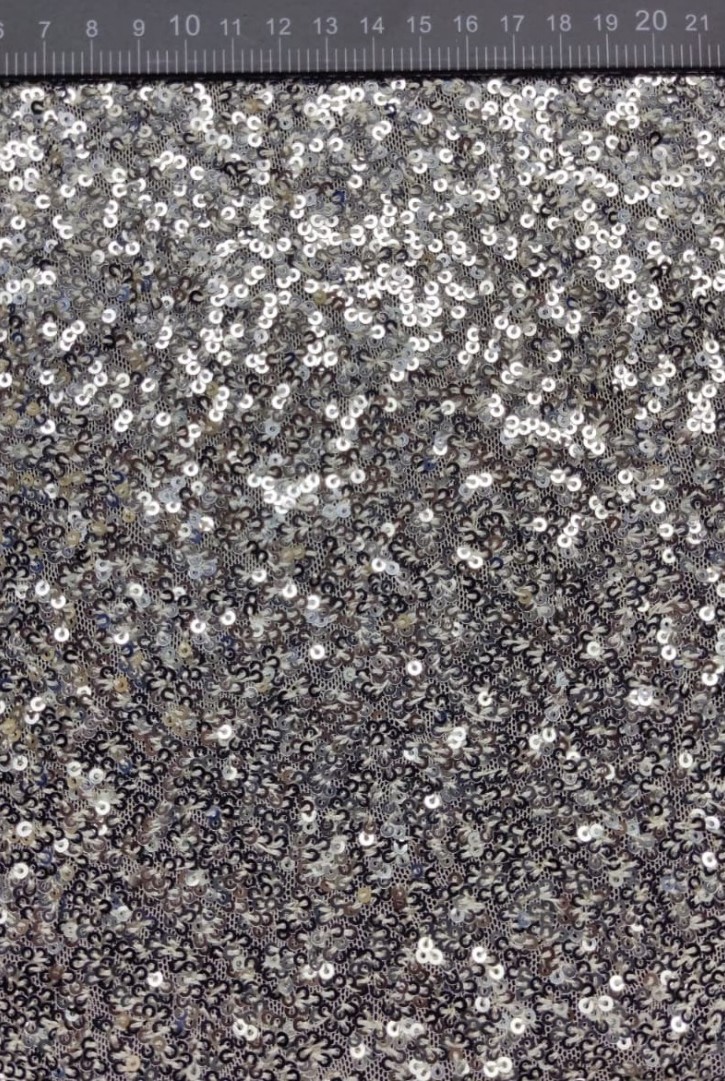 6236 KUMAŞ/İTHAL/LEZ/POLYESTER/PULLU/BEYAZ ZEMİN/GÜMÜŞ PULLU