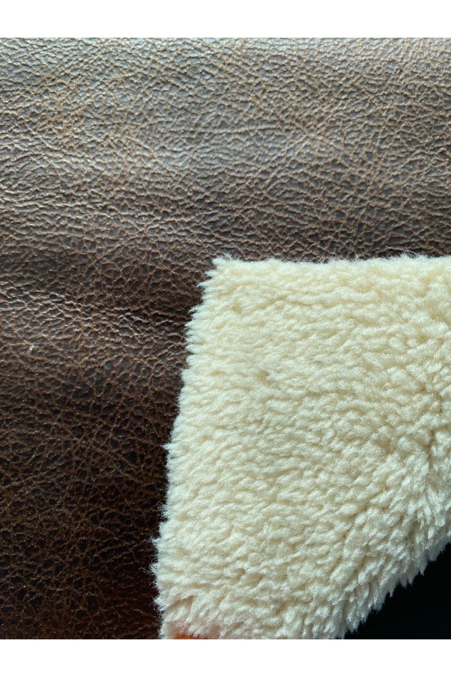 22581 KUMAŞ/YERLİ/LEZ/POLYESTER/KAHVERENGİ DERİ/KREM KÜRK/150 CM