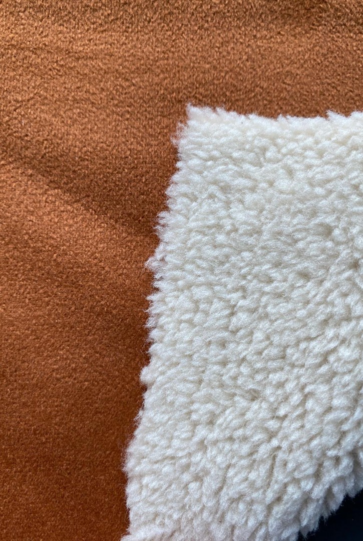 22583 KUMAŞ/YERLİ/LEZ/POLYESTER/KİREMİT ZEMİN/KREM KÜRK/155 CM