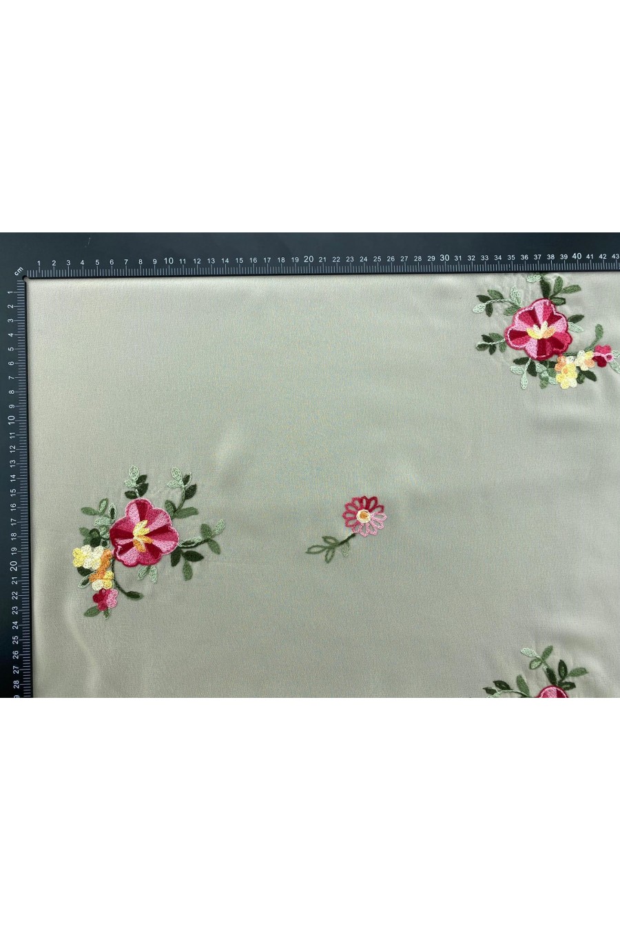 Bej Şifon Üzeri Multicolor Nakışlı Brode, İthal