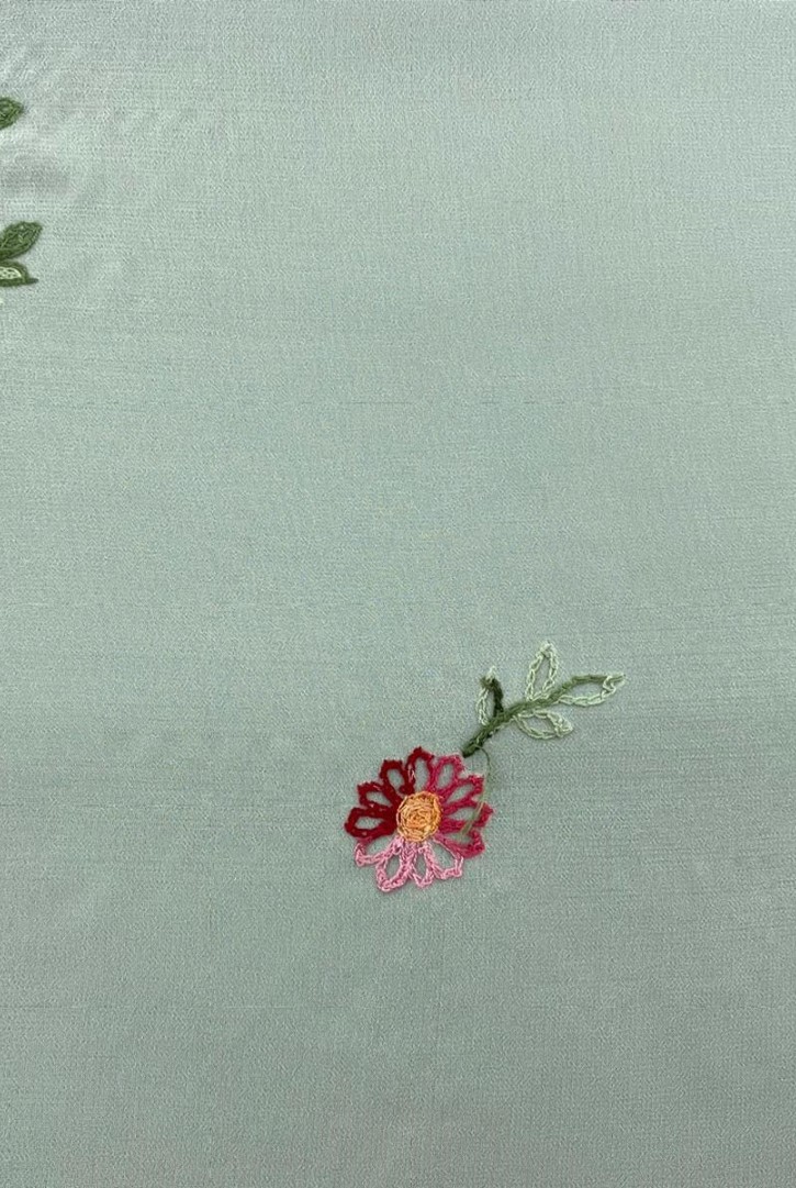 Çok Renkli Nakışlı Off White Şifon Üzeri İthal Brode Kumaş