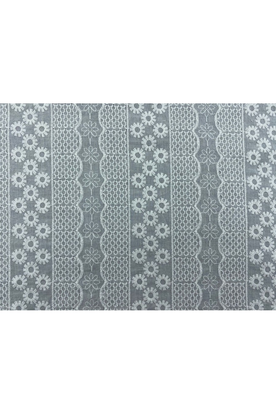 5689-METRE Kasar İşlemli Pamuk Vual Brode Kumaş