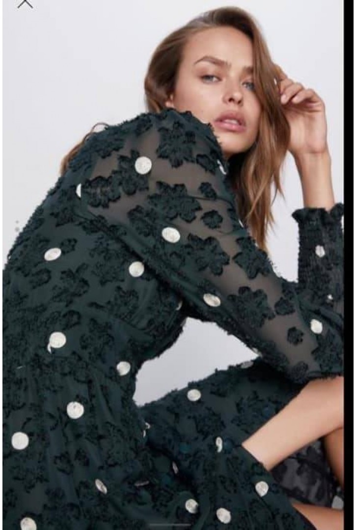 Beyaz Puantiyeli Koyu Yeşil Zeminli Devore Nakış Şifon Kumaş