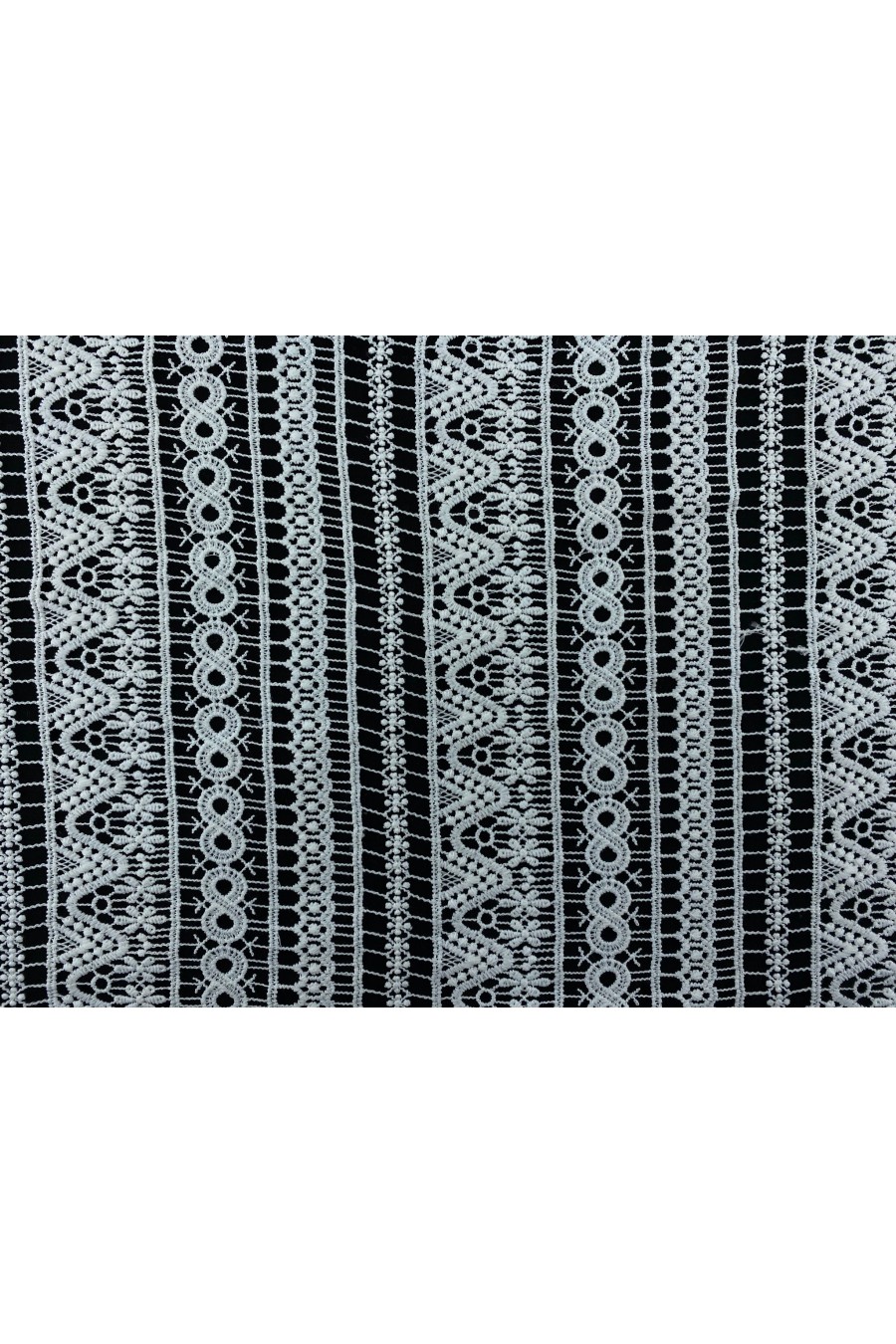 3953-METRE Ham Renk Mat Polyester Brode 130 cm