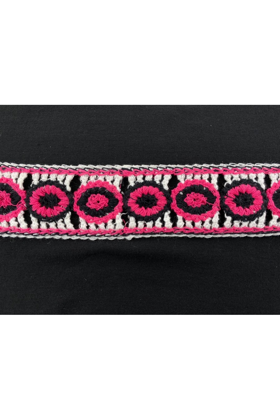 Şerit İthal Bant Tığ İşi Siyah-Pembe-Beyaz 4 CM