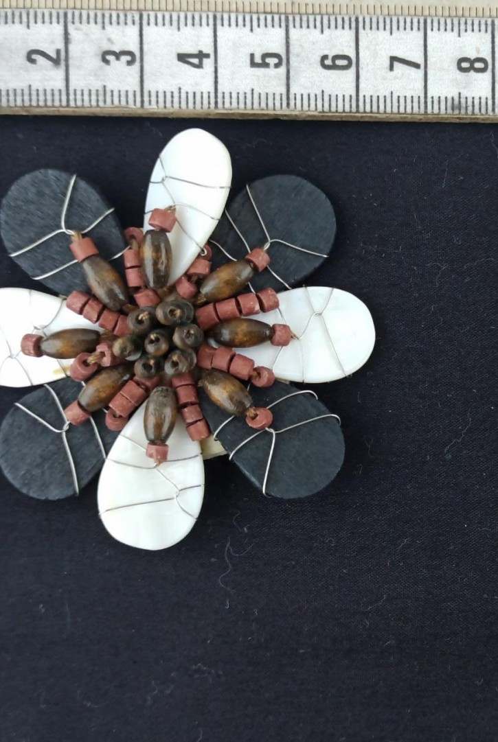 Siyah-Beyaz İthal Broş Aksesuar