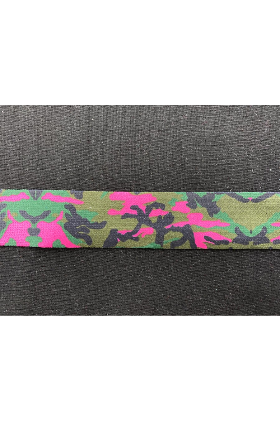 8610-METRE 3 cm Kamuflaj Desenli Yeşil-Pembe Şerit, Yerli Raşel Polyester