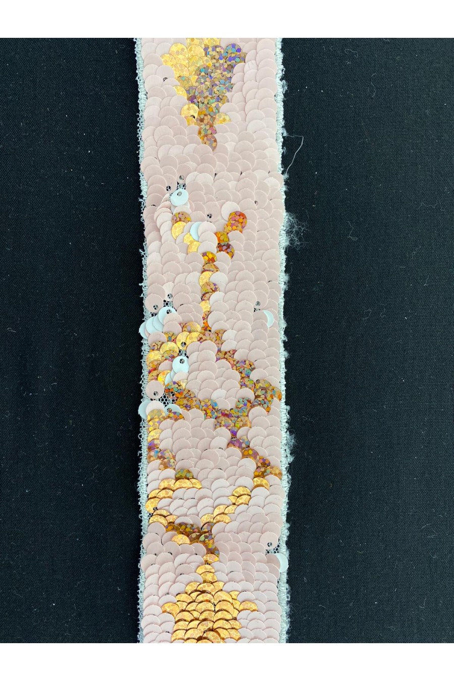 Beyaz Mesh Üzeri Pembe-Şampanya Pullu Bant, 4 cm