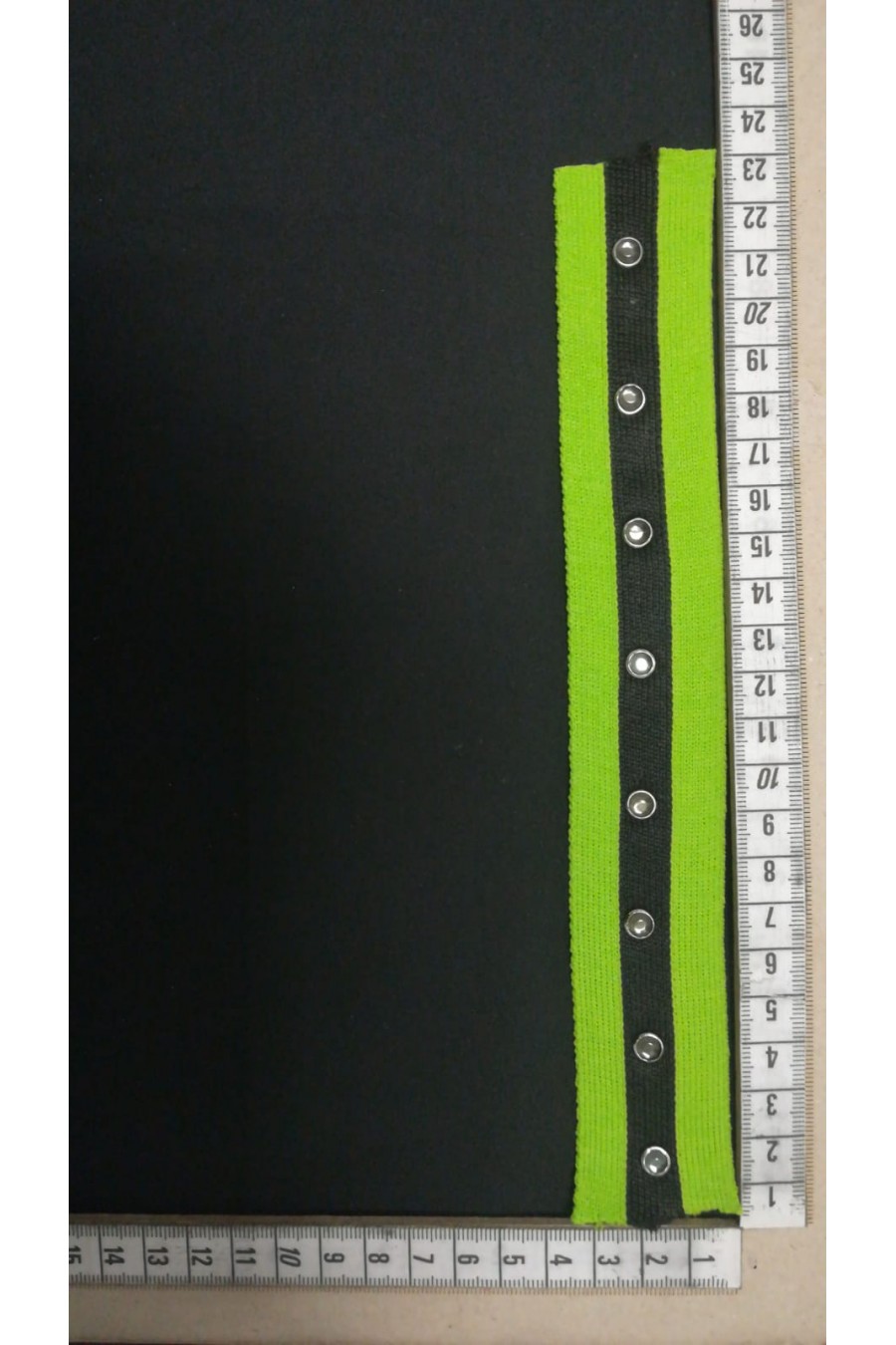 8675-METRE Yeşil-Siyah Neon Taşlı Polyester Şerit Bant