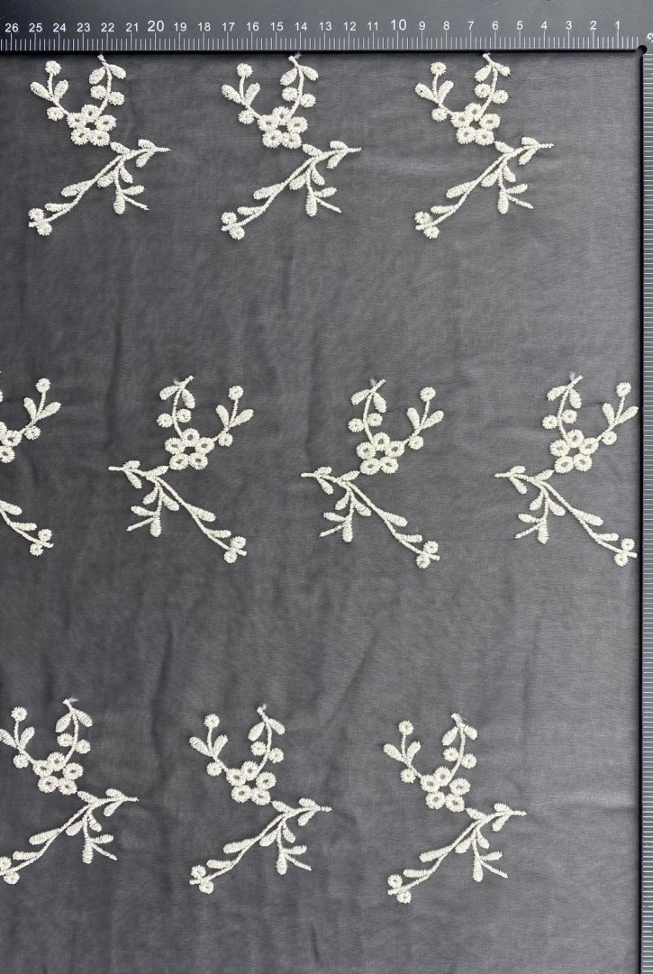 Siyah Zemin Üzeri Krem İpli Pamuk Polyester Şifon Brode