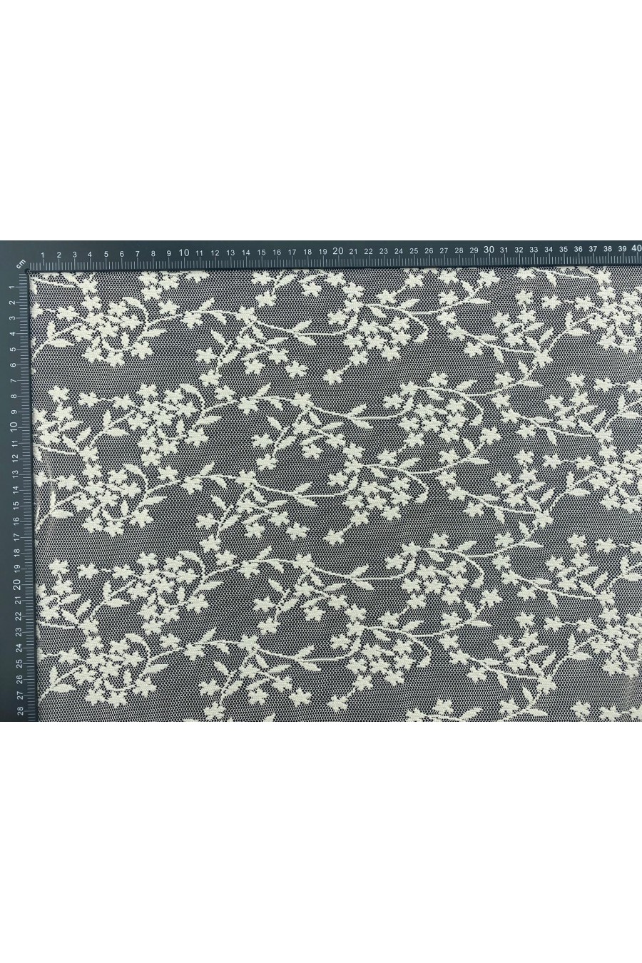 Taş Renk Tül Üzeri Polyester Dantel, 155 cm