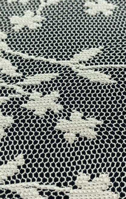 Taş Renk Tül Üzeri Polyester Dantel, 155 cm