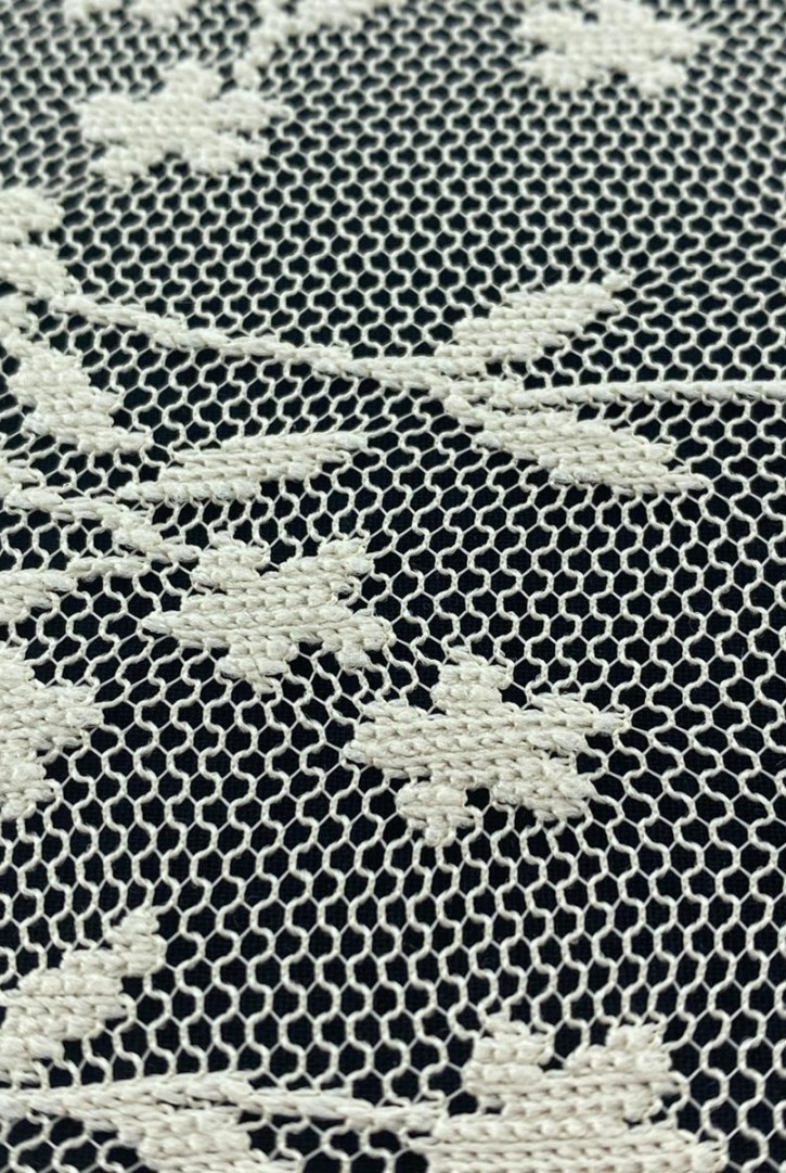 Taş Renk Tül Üzeri Polyester Dantel, 155 cm