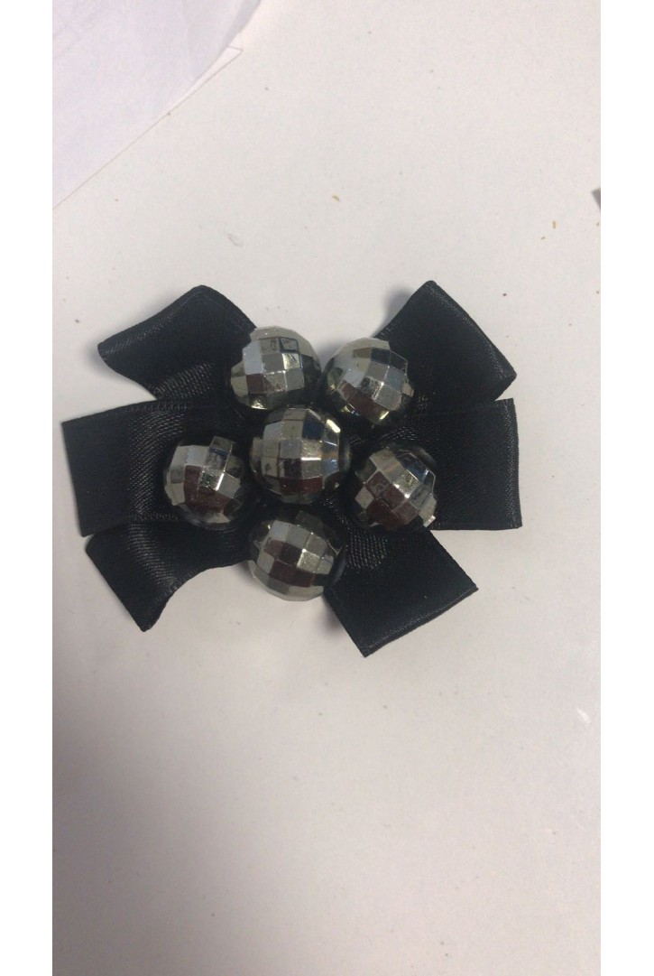 Siyah Boncuklu Broş, İthal