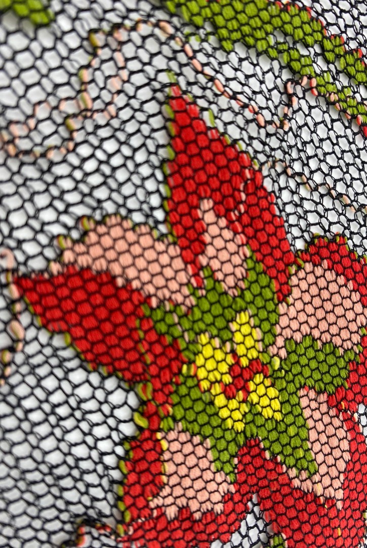 Kırmızı Renkli Siyah Zemin Naylon Polyester Yerli Dantel - 150 cm