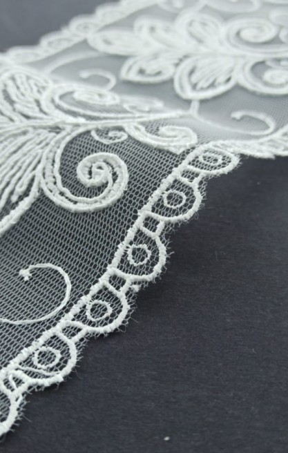 4049 BRODE/YERLİ/BANT/POLYESTER/TÜL ÜZERİ/KORDENELİ/HAM/9 CM