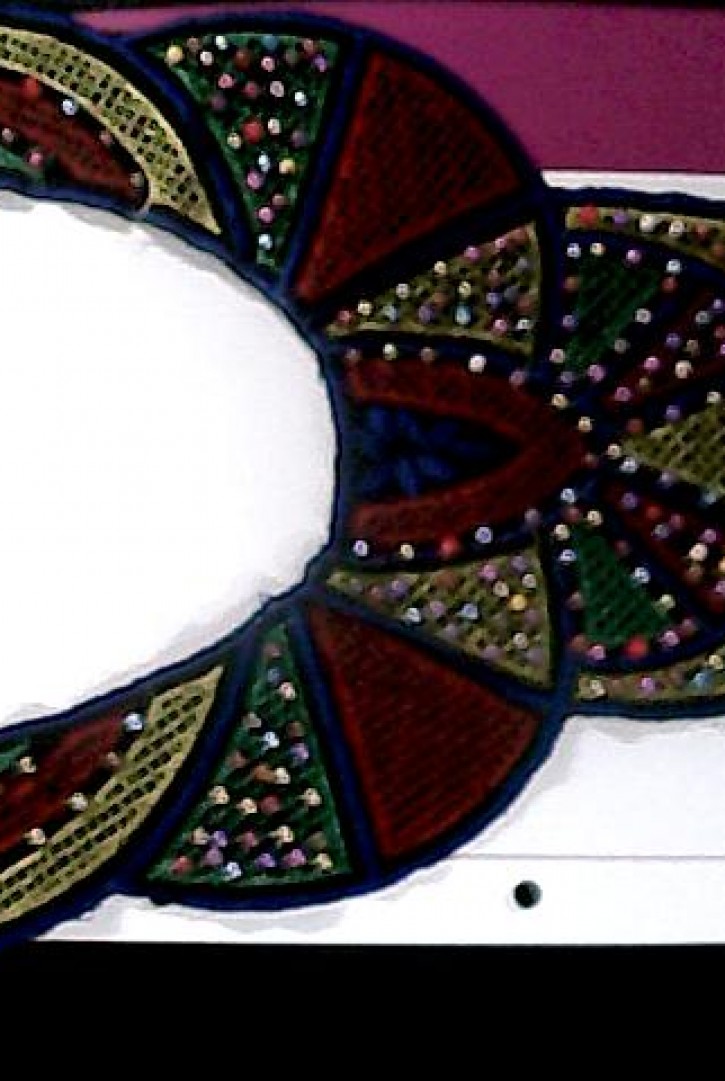 Renkli Boncuklu Polyester Yaka