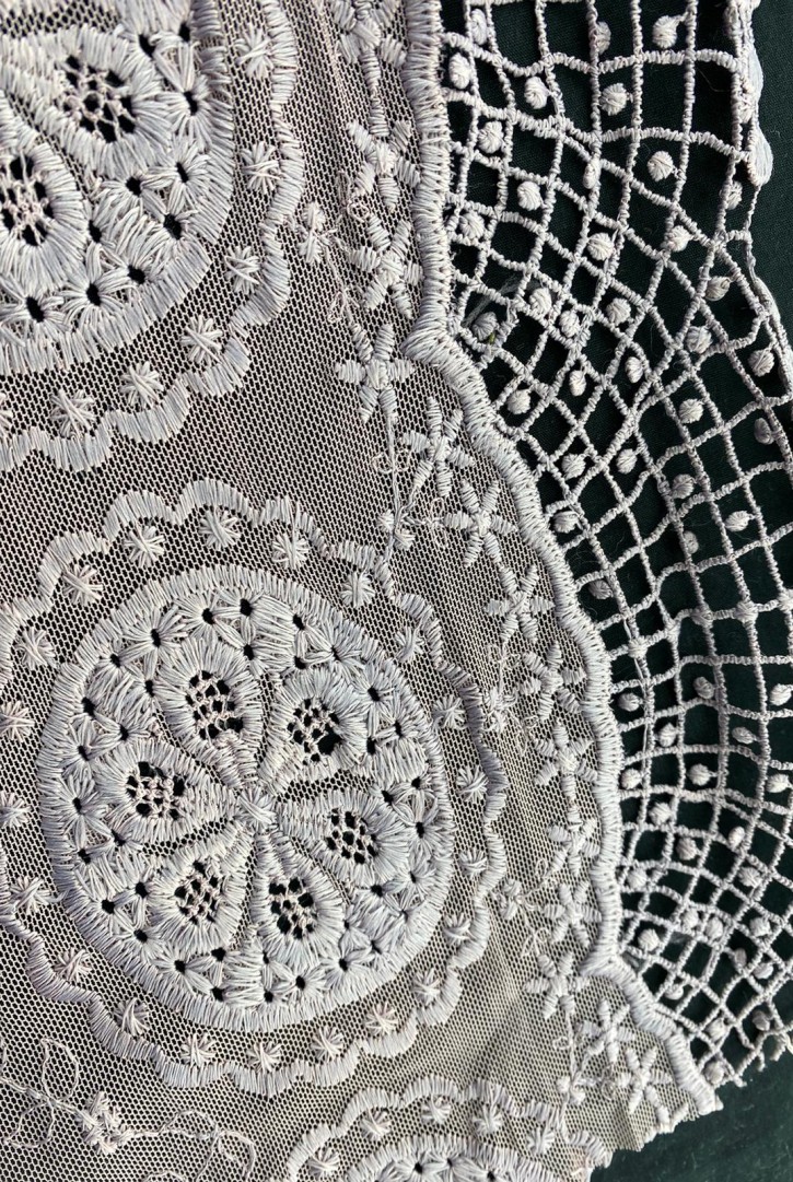 Soğan Renkli Mat Tül Üzeri Polyester Brode