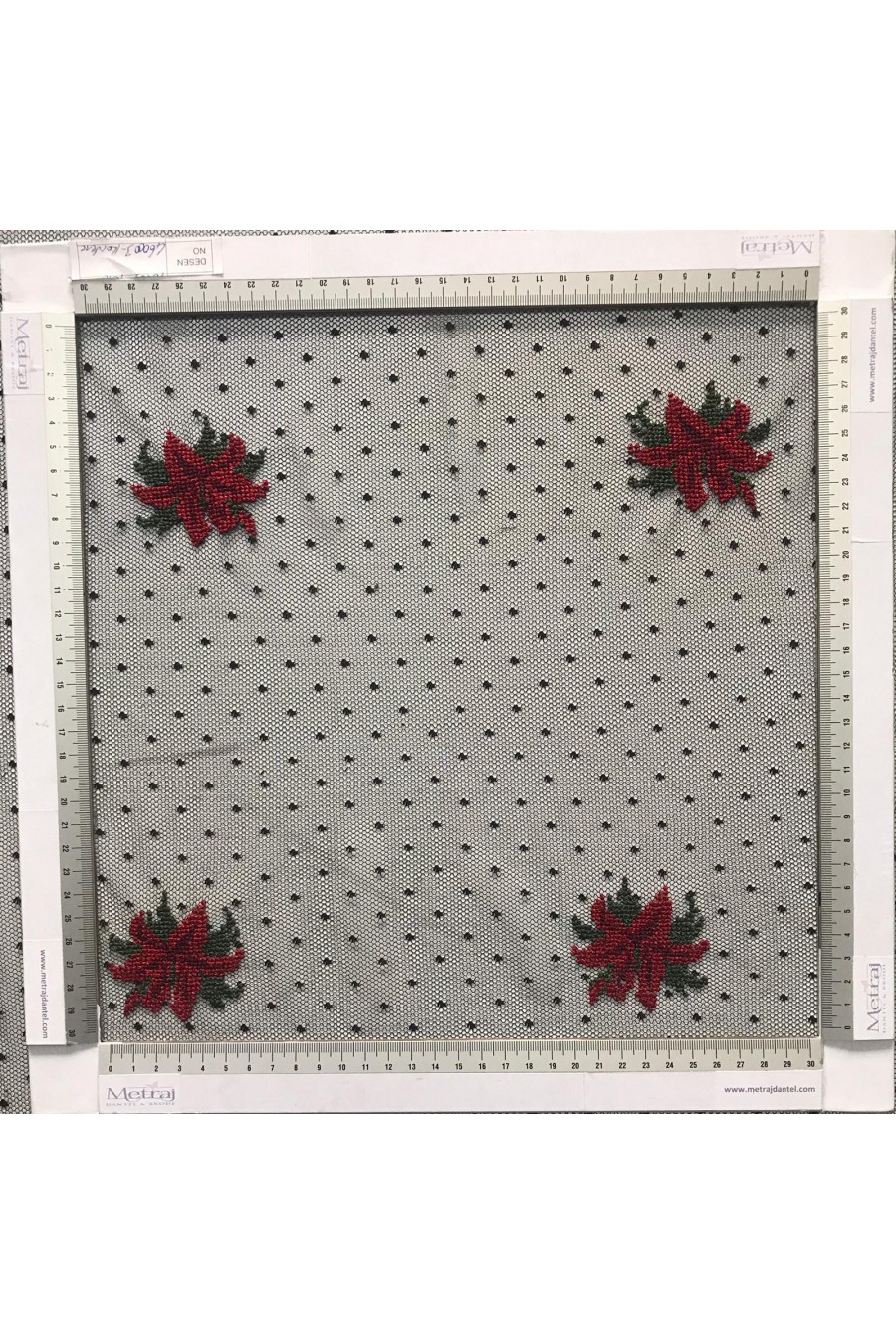 9151-METRE Tül Üzeri Yerli Lez Polyester Düz Nakışlı Puanlı Siyah 150 CM