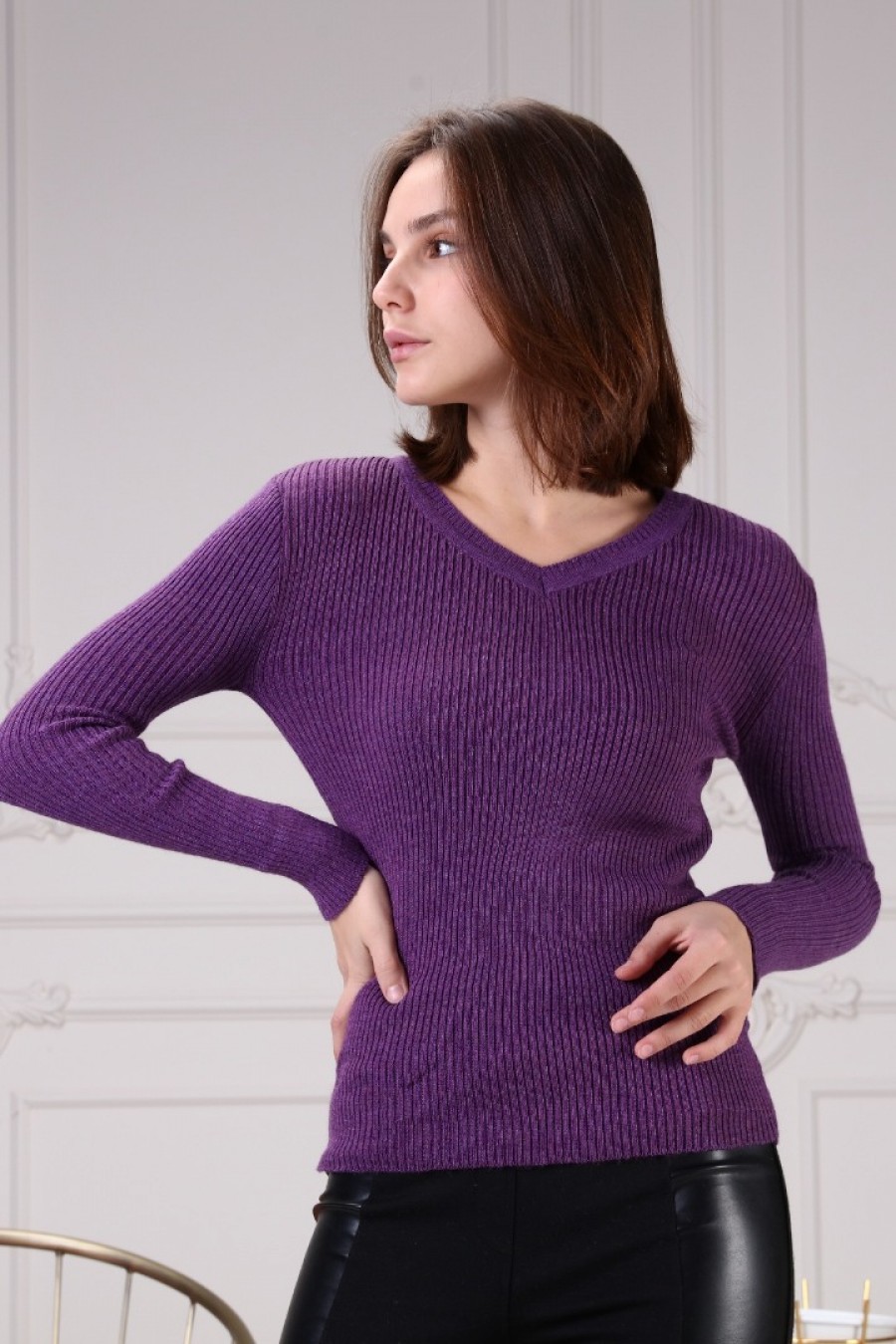 Kadın Düz Renk V Yakalı Triko Kazak