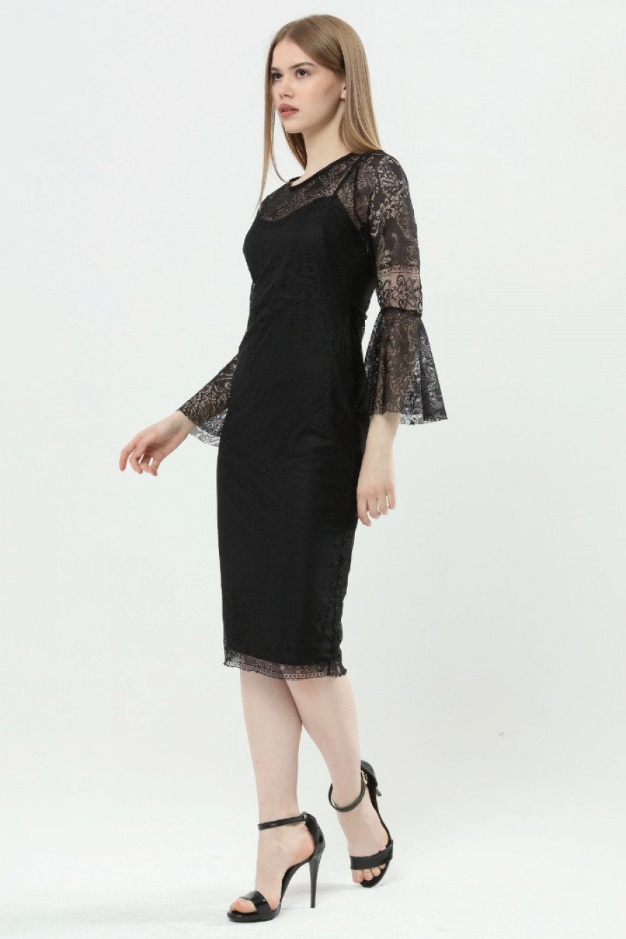 Women's Long Handkerchief Sleeve Lace Dress