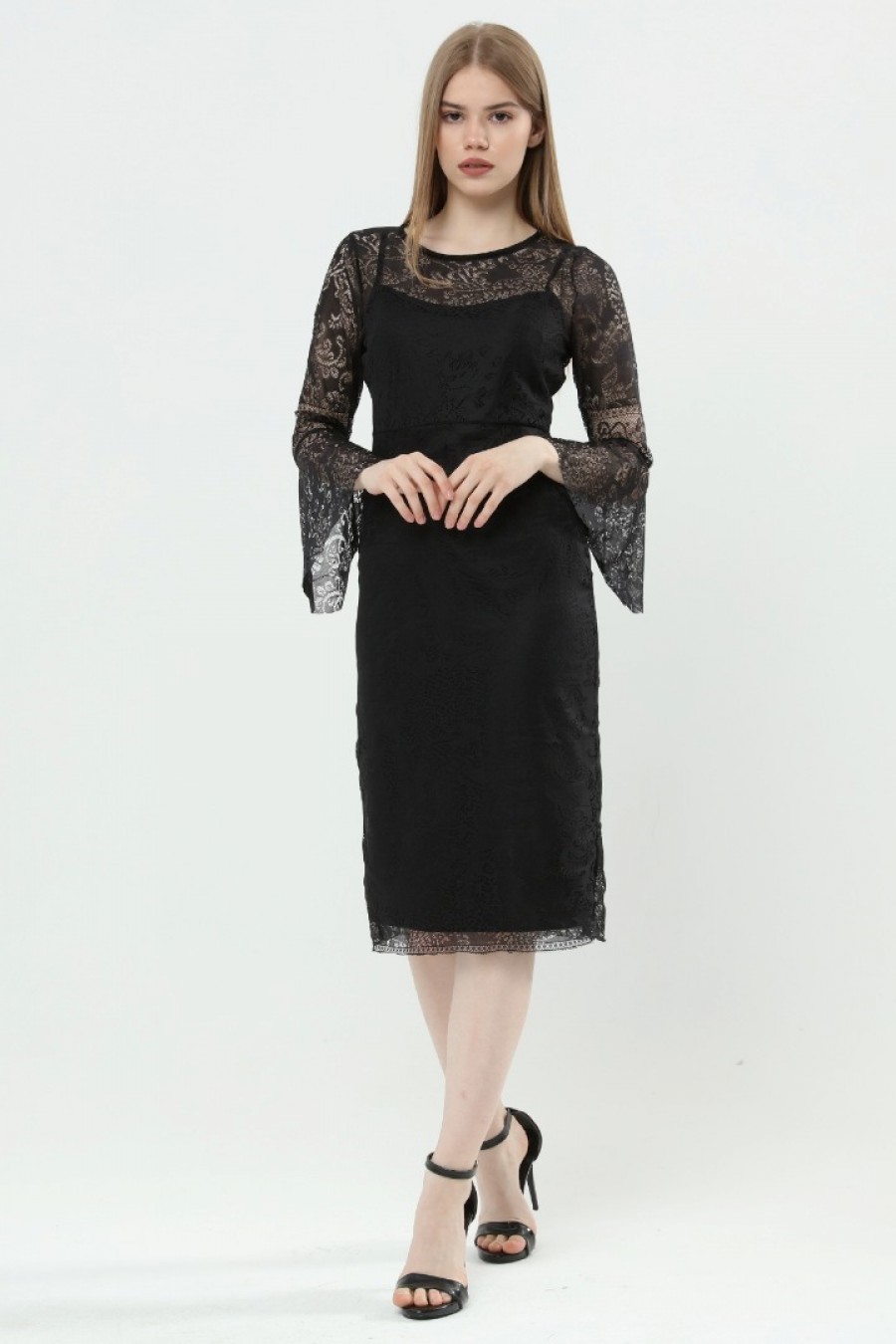 Women's Long Handkerchief Sleeve Lace Dress