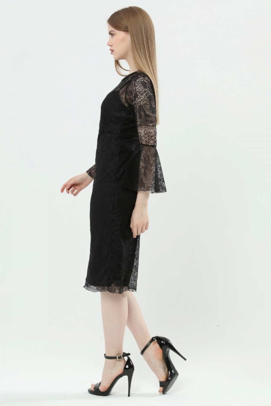 Women's Long Handkerchief Sleeve Lace Dress