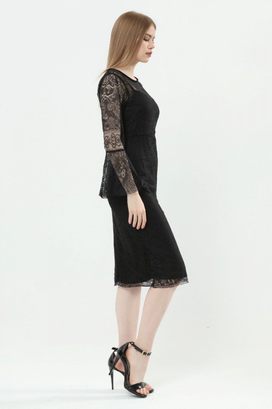Women's Long Handkerchief Sleeve Lace Dress