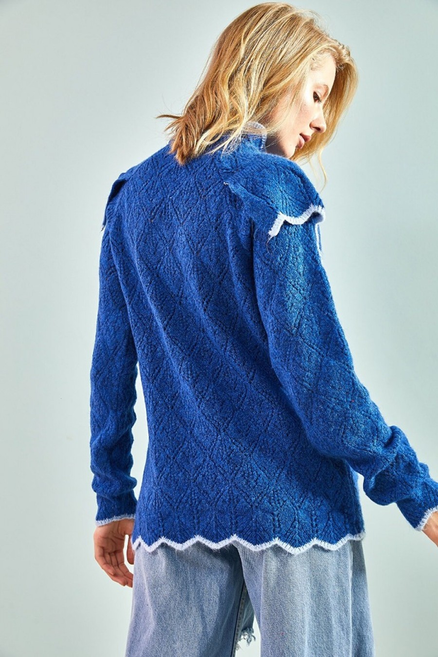 Kadın Omuzları Fırfırlı Triko Kazak