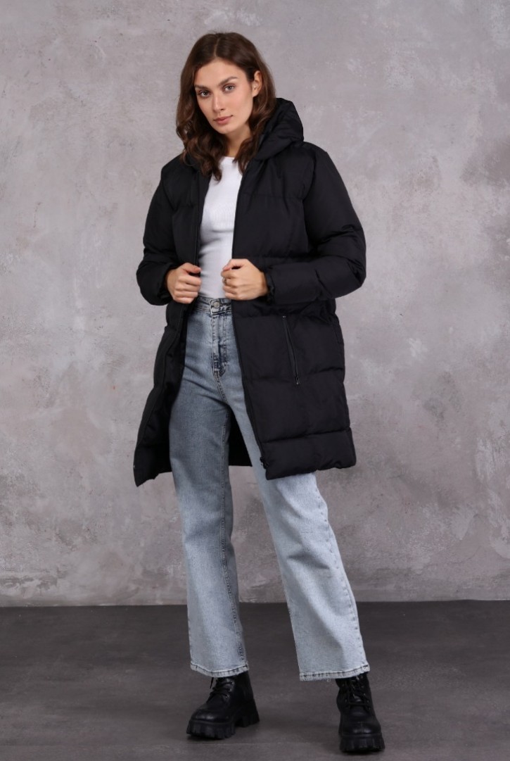 Kadın Kapüşonlu Uzun Şişme Mont