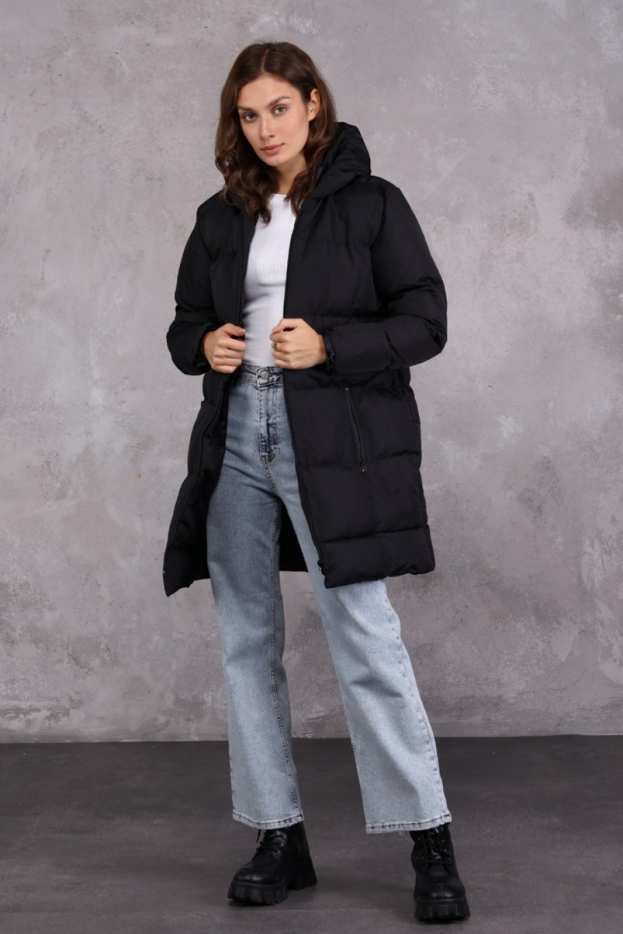 16248 Kadın Kapüşonlu Uzun Şişme Mont