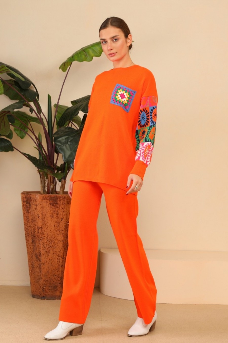 16667 Kadın Patchwork Desenli Triko Takım