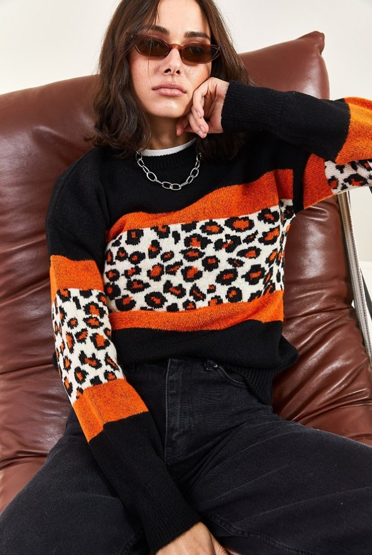 Kadın Leopar Desenli Triko Kazak