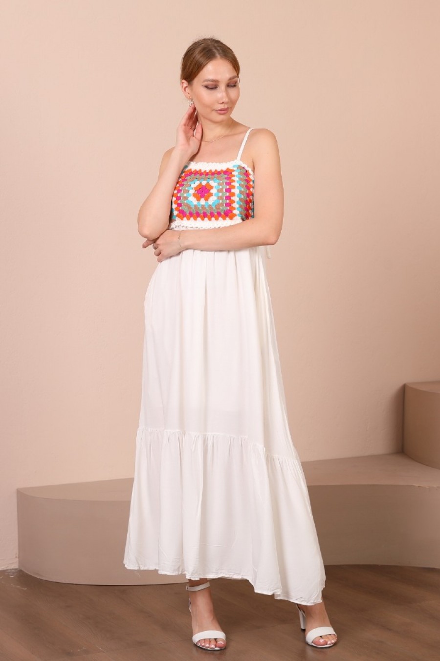 17000 Kadın Tığ İşi Detaylı İnce Askılı Elbise