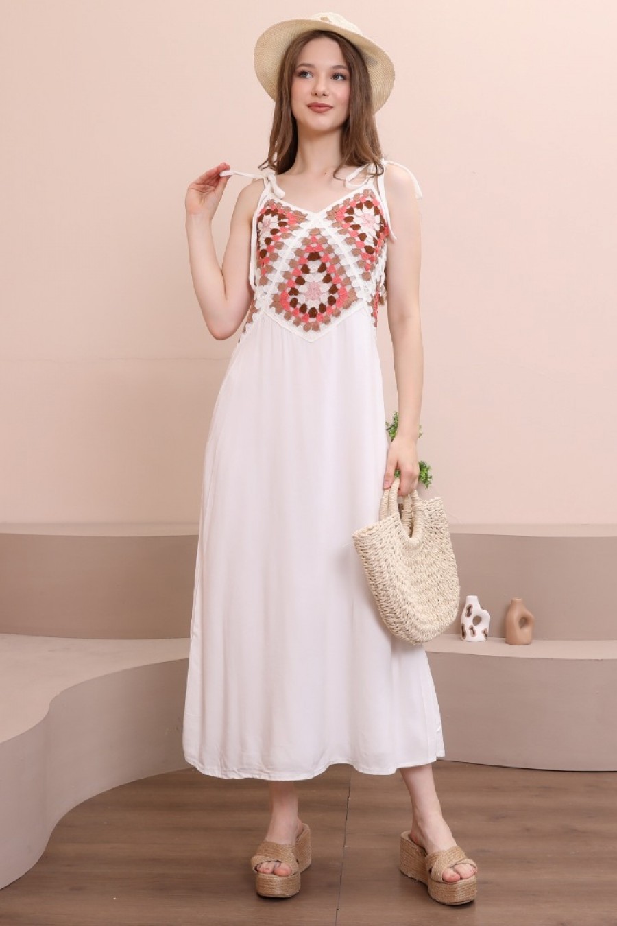 Kadın Tığ İşi Bağcık Askılı Elbise