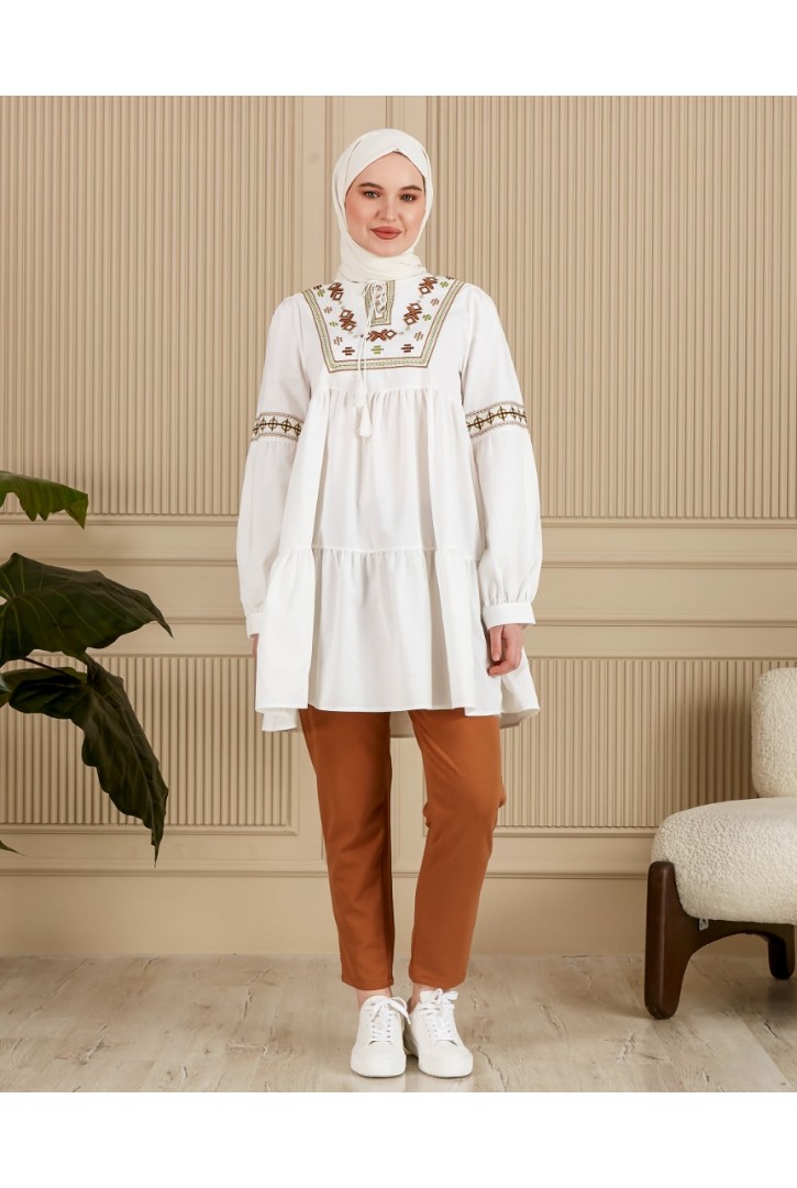 NAKIŞLI DETAYLI PÜSKÜLLÜ TUNİK