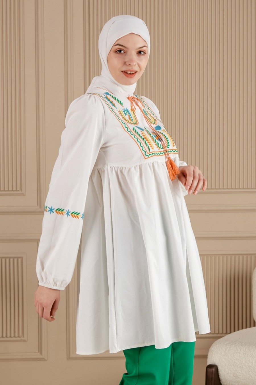 18211 NAKIŞLI PÜSKÜL DETAYLI TUNİK