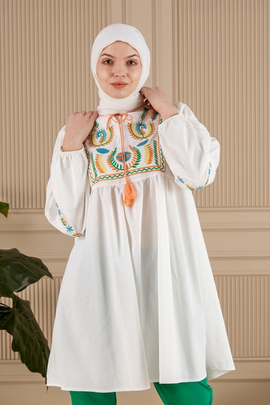 18211 NAKIŞLI PÜSKÜL DETAYLI TUNİK