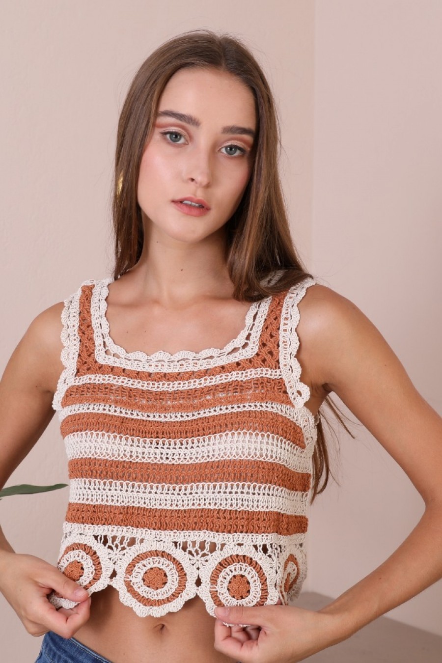 18220 Kadın Tığ İşi İki Renkli Askılı Bluz