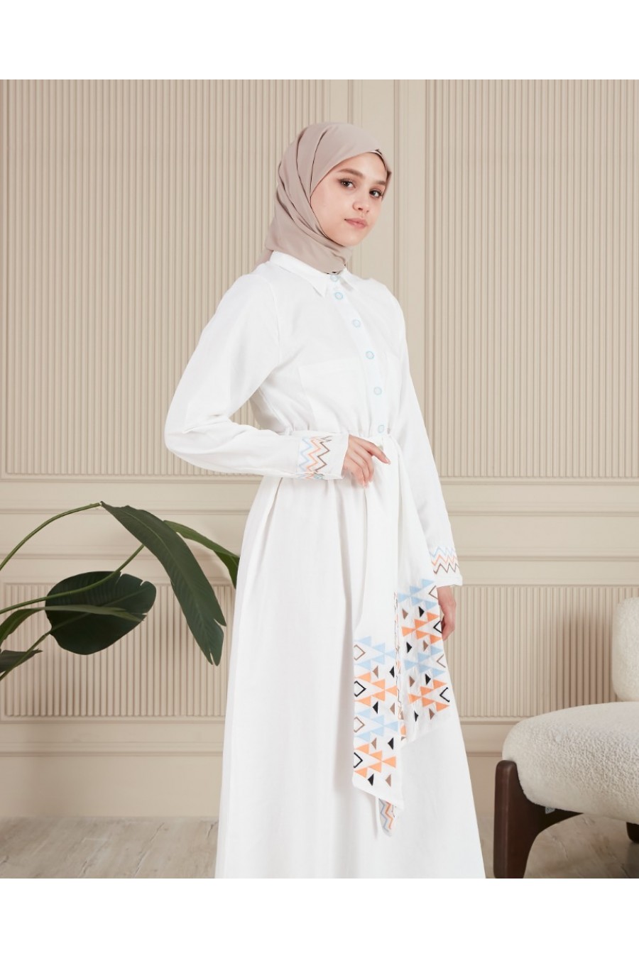 18230 HAZIR GİYİM/ELBİSE/SİYAH ZEMİN/RENKLİ NAKIŞ/XL