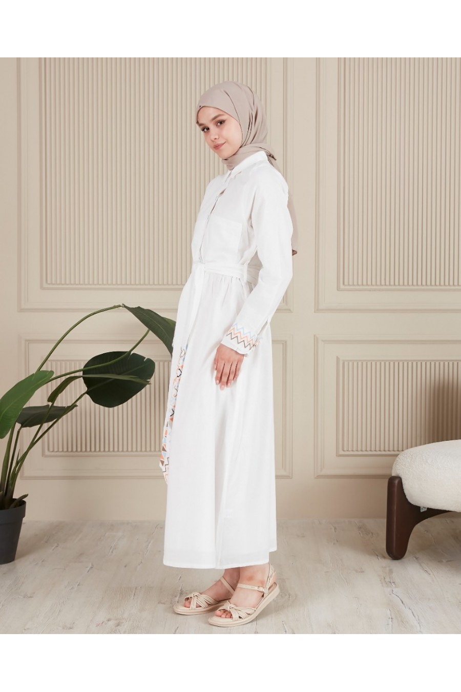 18230 HAZIR GİYİM/ELBİSE/SİYAH ZEMİN/RENKLİ NAKIŞ/XL