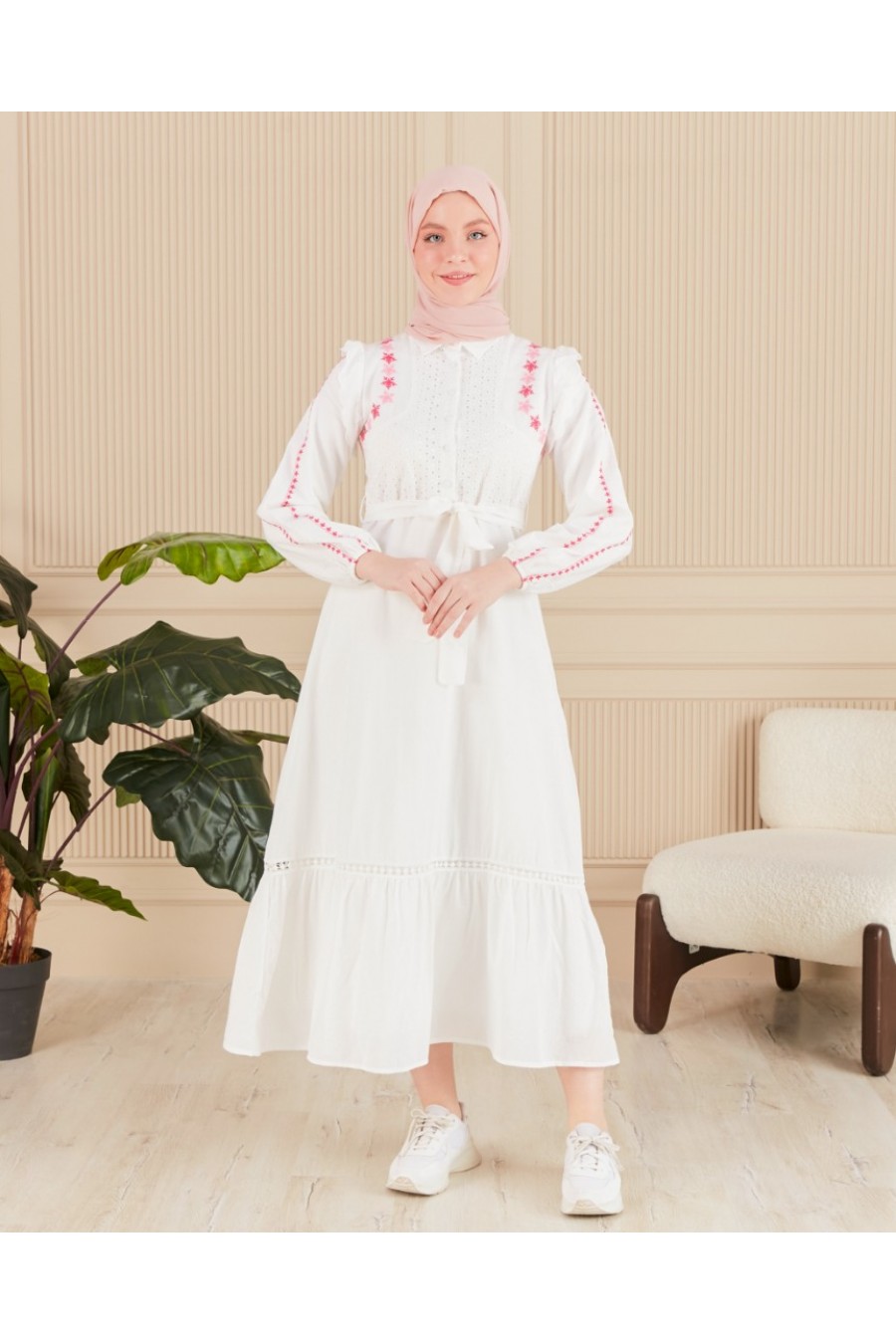 18240 Kadın Omuzları Çiçek Nakışlı Elbise