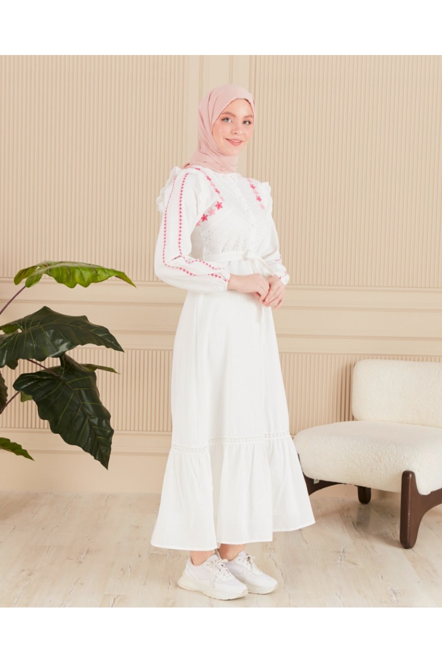 18240 Kadın Omuzları Çiçek Nakışlı Elbise