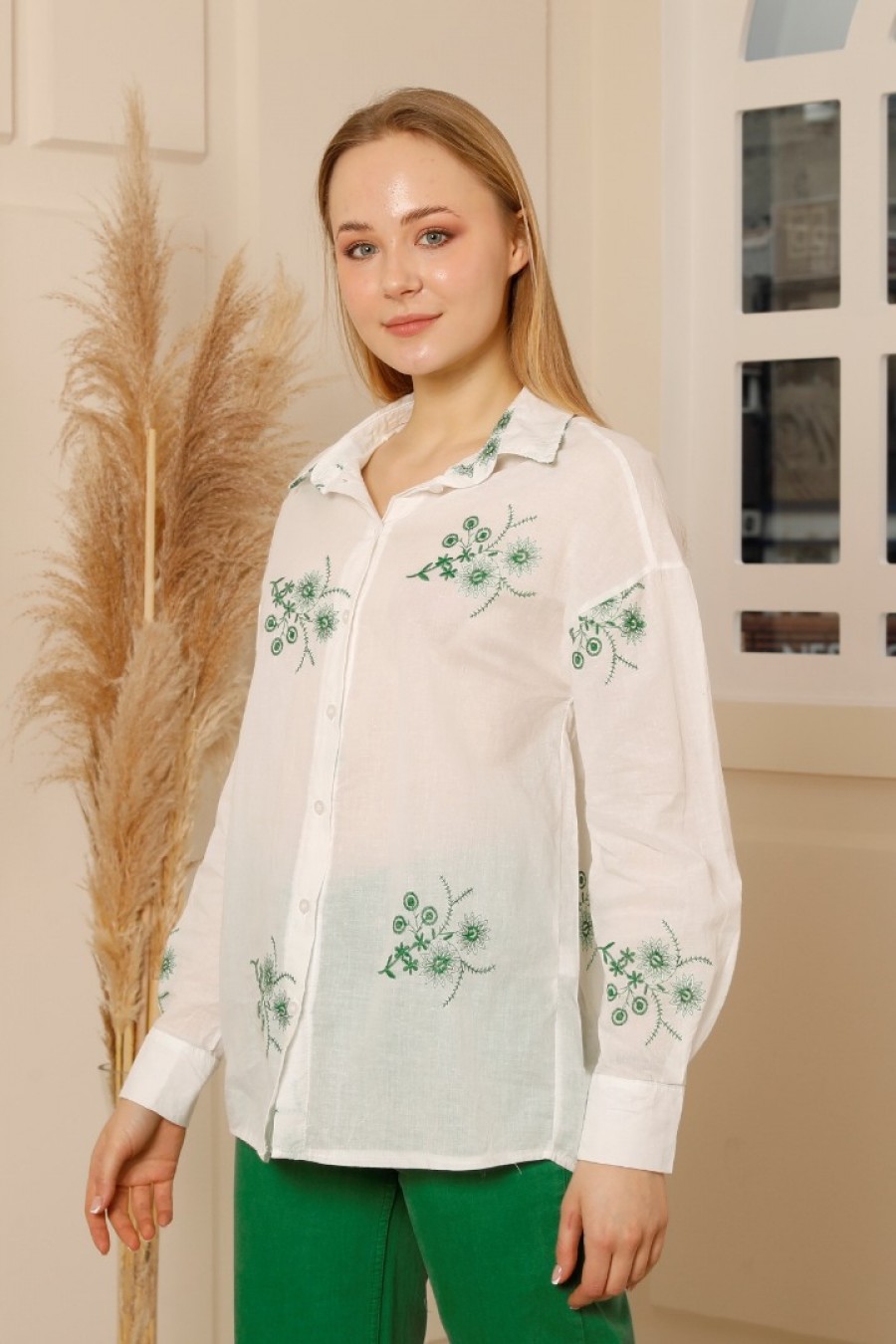 18418 Kadın Çiçek Nakışlı Gömlek
