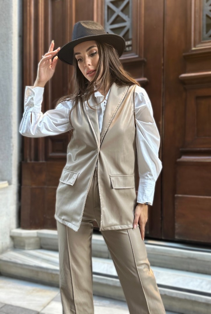 Kadın Cep Kapaklı Uzun Deri Yelek