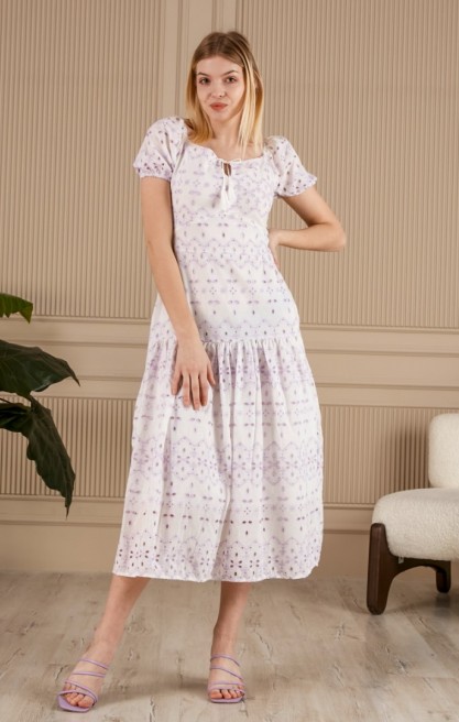 BRODE DETAYLI KISA KOL MİDİ ELBİSE