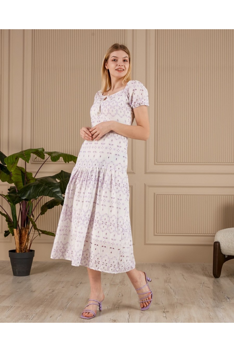 19249 BRODE DETAYLI KISA KOL MİDİ ELBİSE