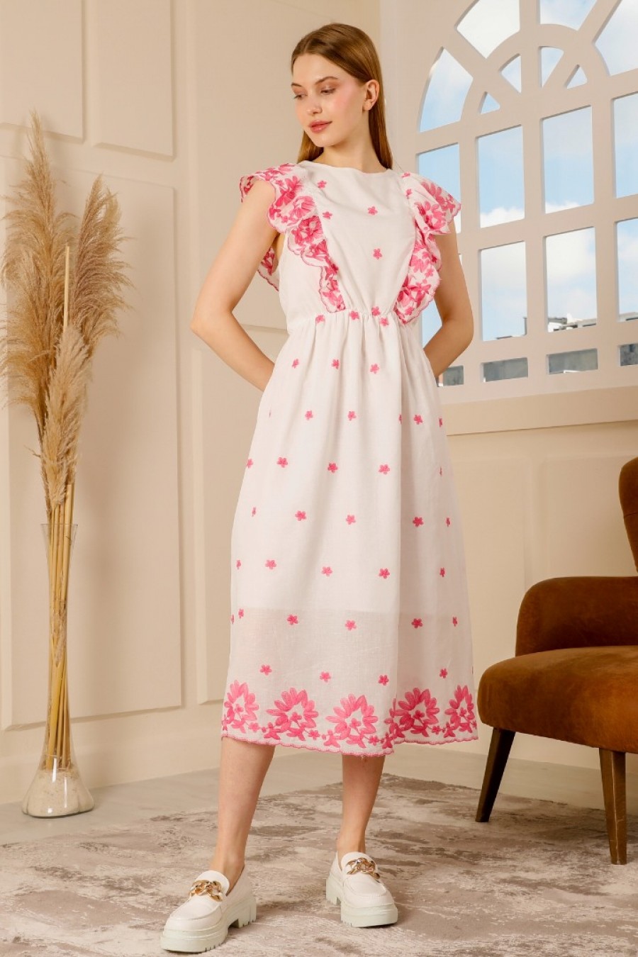 19383 Kadın Omuzları Volanlı Elbise